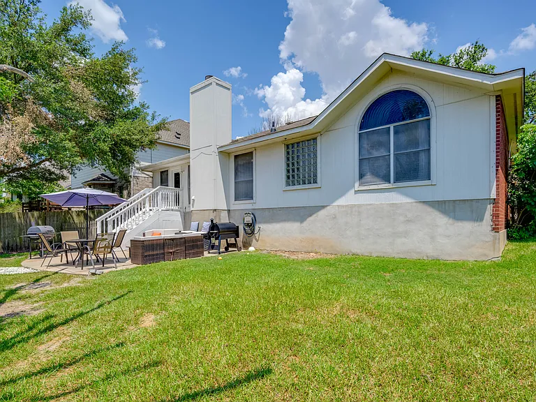 3625 Hawk Ridge St — Photo 37