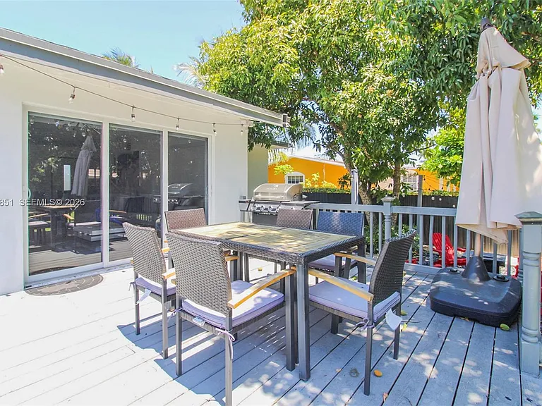 360 NE 116th St — Photo 21