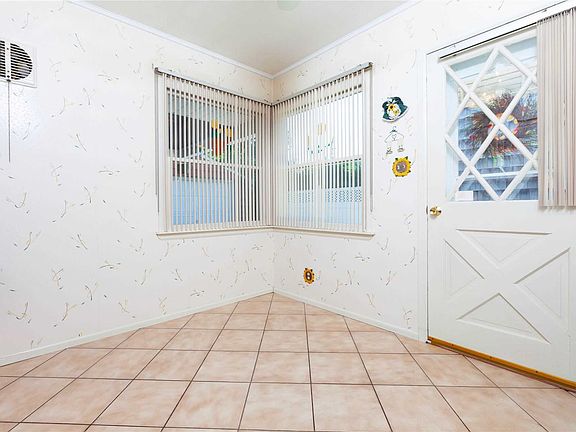 4th image of 57 Briggs St