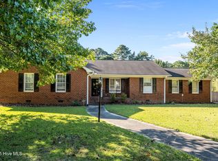 407 Cedarhurst Rd, Greenville, NC 27834