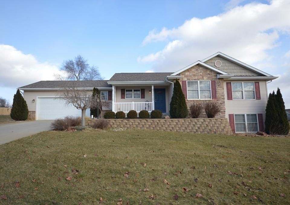 1st image of 57164 Garnet Ln