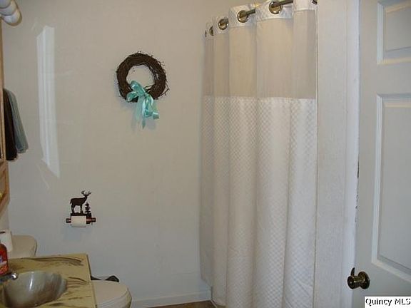 Home for Sale in NewCanton, IL $29,900