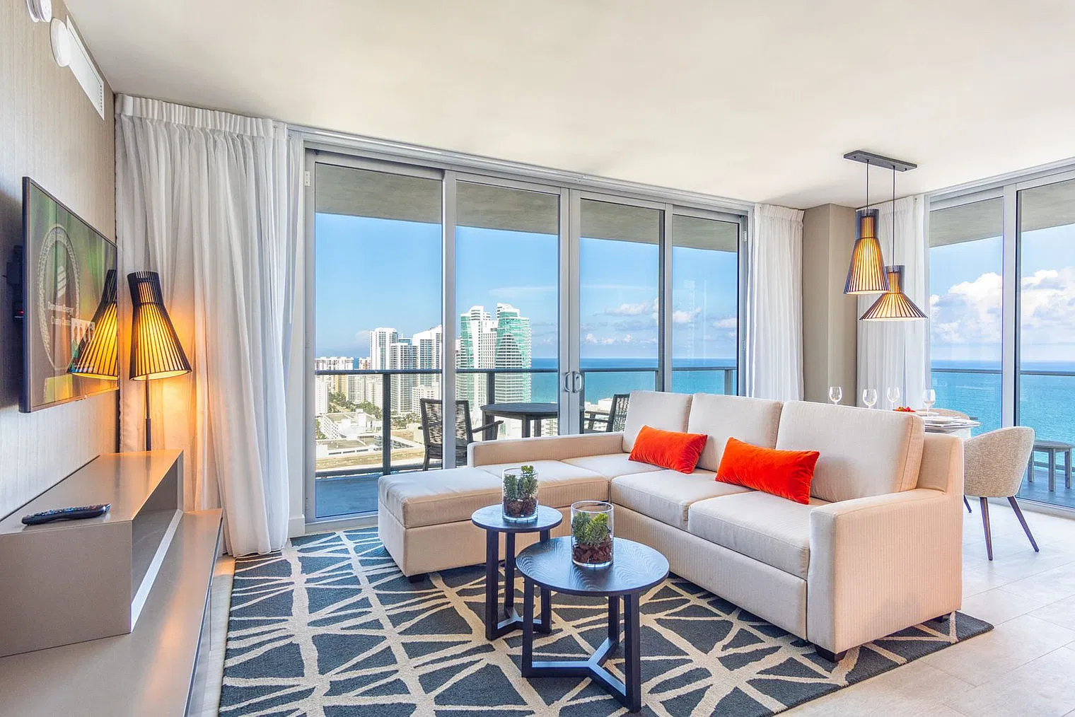 2 bed, 2.0 bath, 1227 sqft, $7,815 — Photo 3