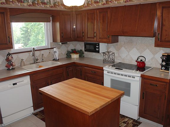 4th image of 3636 Lorne Dr
