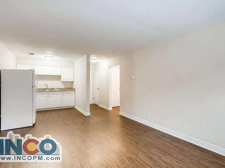 338 W Powers Ave #204 — Photo 5