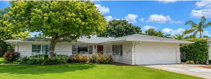 3 bed, 2.0 bath, 1597 sqft, $3,250 — Photo 2