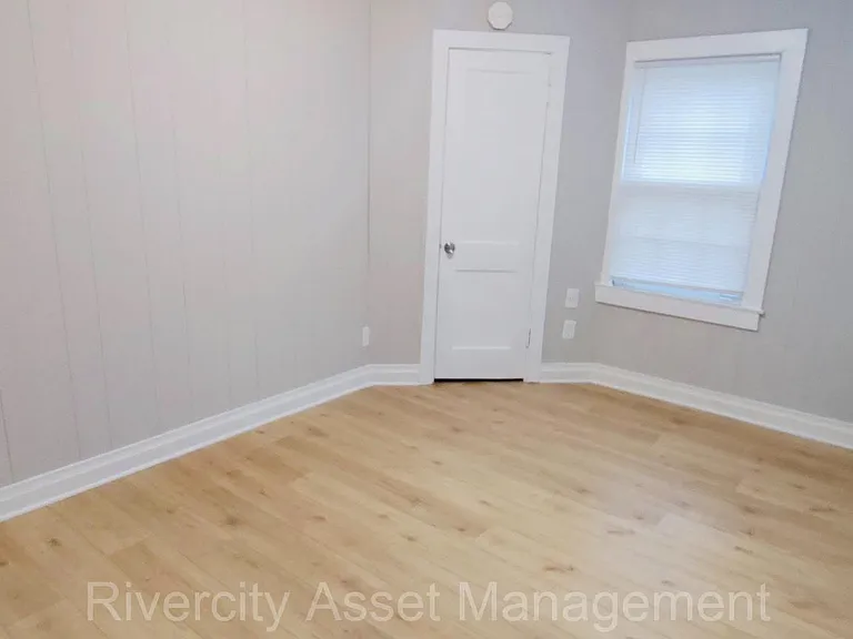 1757 Euclid Ave — Photo 10