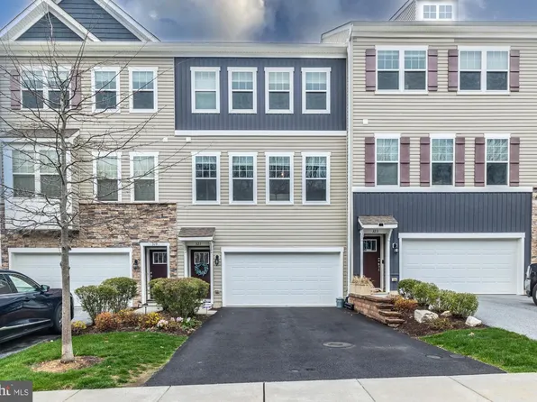 321 Dawson Pl, Downingtown, PA 19335