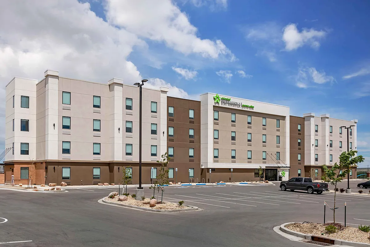 Exterior - 6020 N Elizabeth St