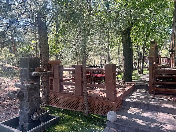 Front deck, entrance