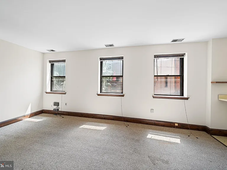 507 Catharine St #2 — Photo 6