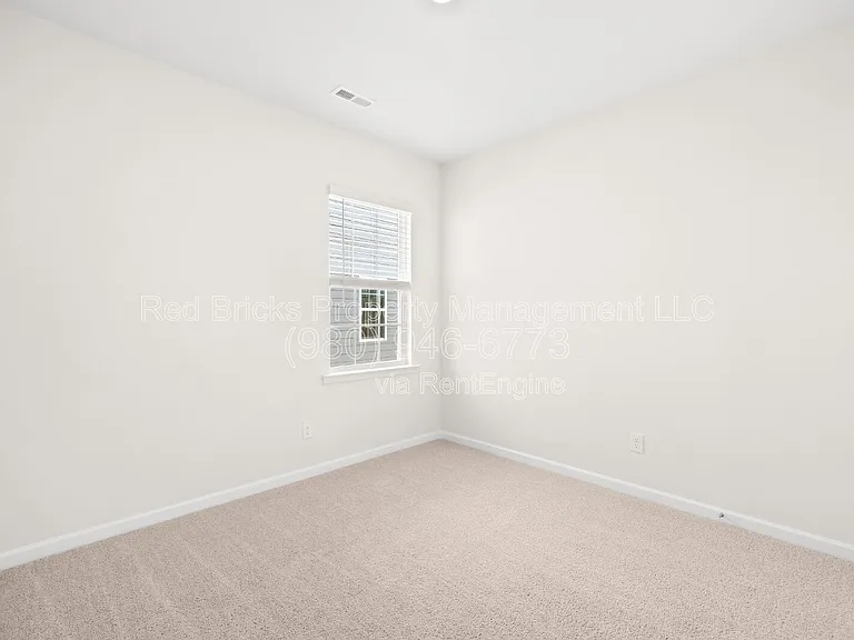 1312 Secrest Commons Dr — Photo 19