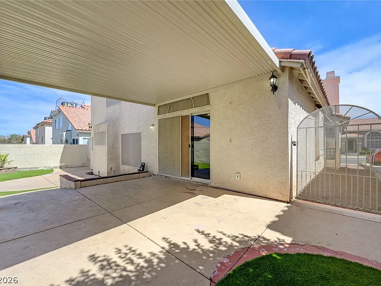 8752 Raindrop Canyon Ave — Photo 38