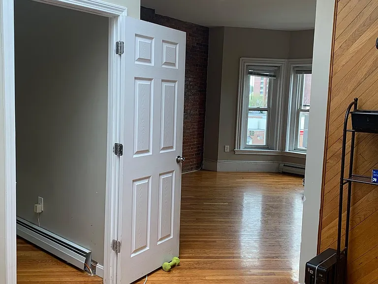 322 Warren St #3 — Photo 12
