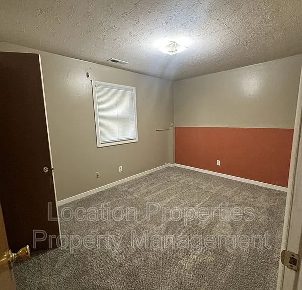 2428 Cedarwood Ave #1 — Photo 6