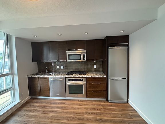 3rd image of 918 Cooperage Way #2501