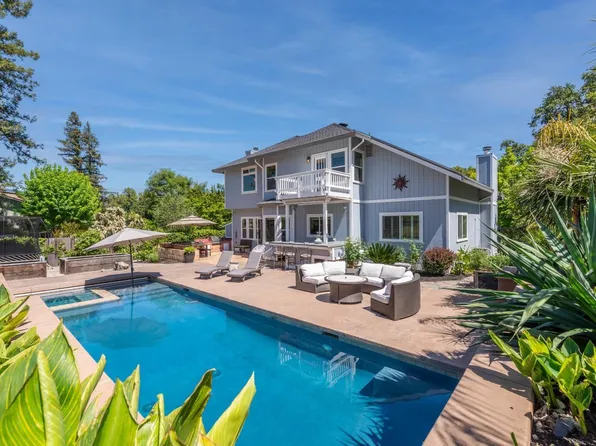 2956 Woodcrest Court, Napa, CA 94558