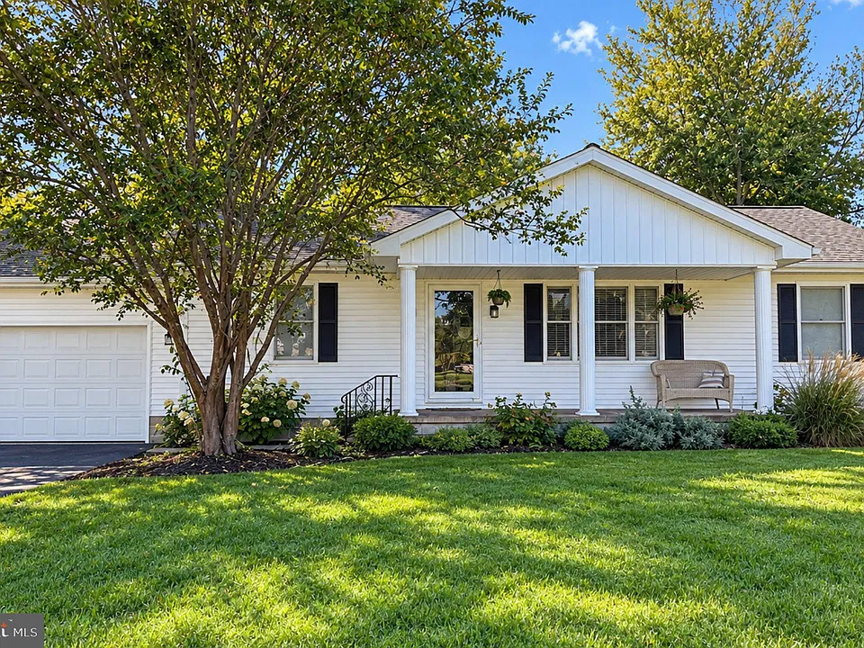 30 S Primrose Ln