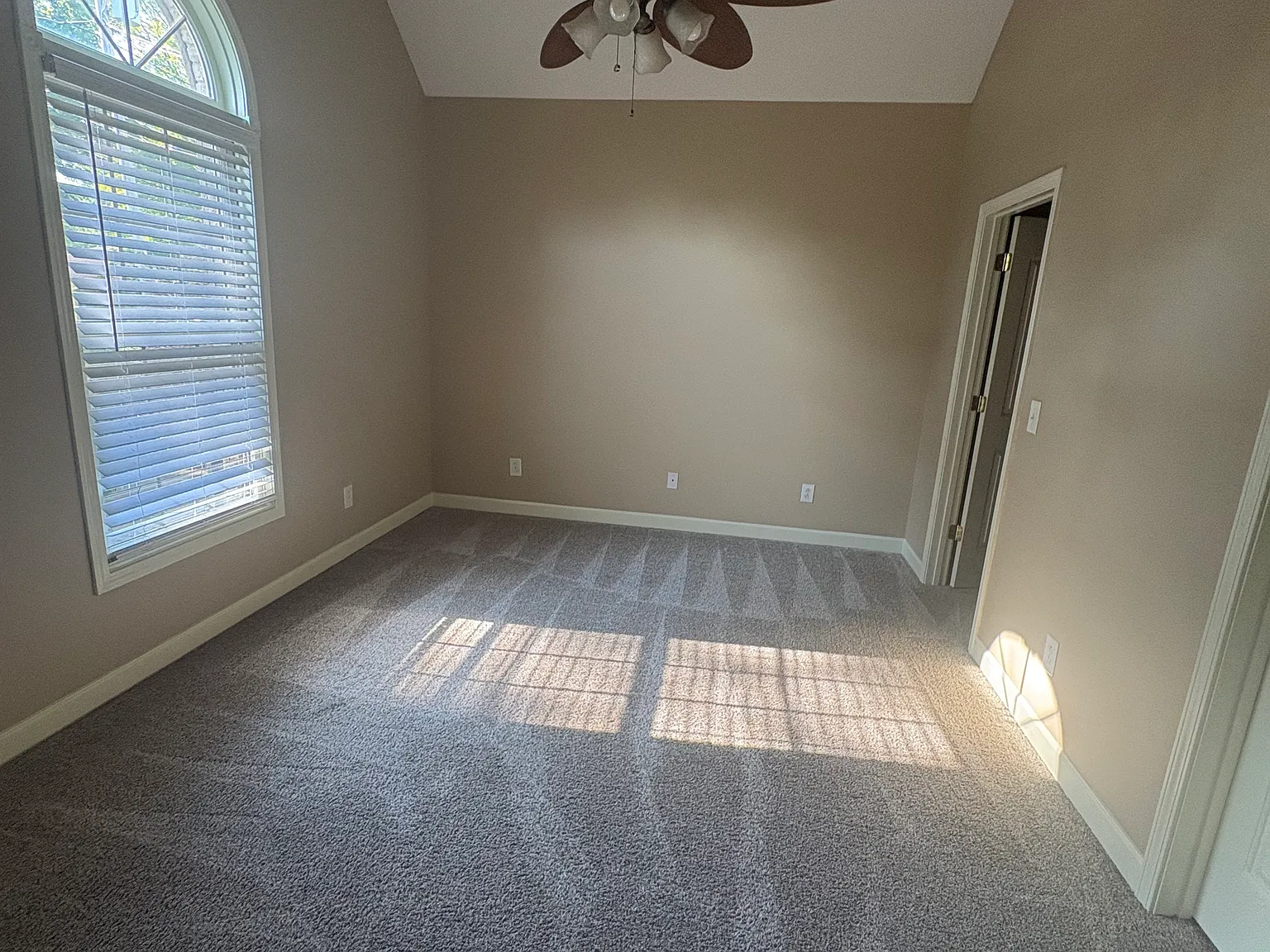 3 bed, $1,950 — Photo 4