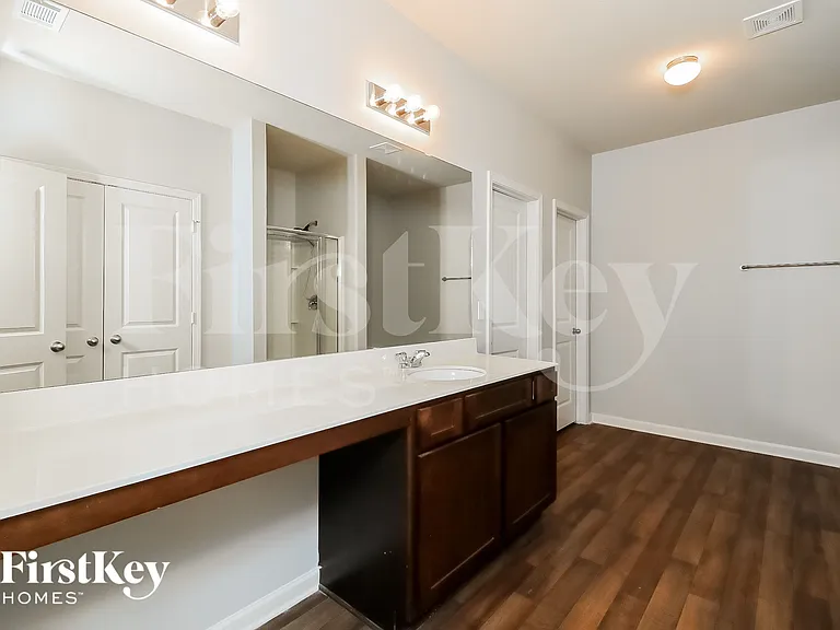 144 Scotland Dr — Photo 11