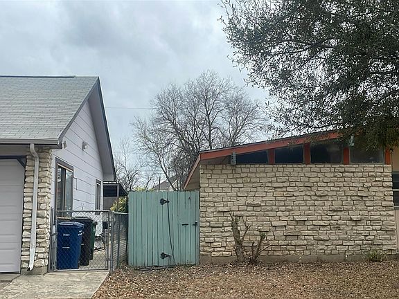4th image of 3630 Tuscany Dr