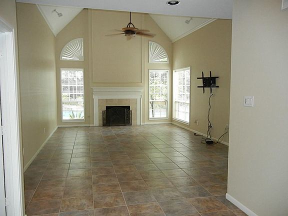 5th image of 3430 S Briarpark Ln