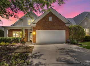 7028 Saranac Ln, Matthews, NC 28105