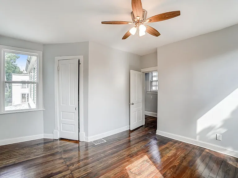 2036 Garrard St — Photo 30