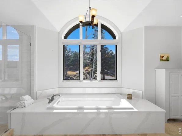 290 Skyhill Dr, Evergreen, CO 80439