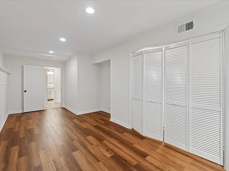 727 Grandin Ave — Photo 18