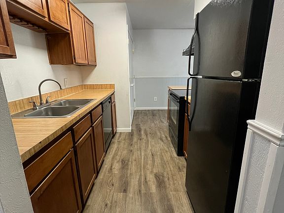 5th image of 823 Edgemont Dr