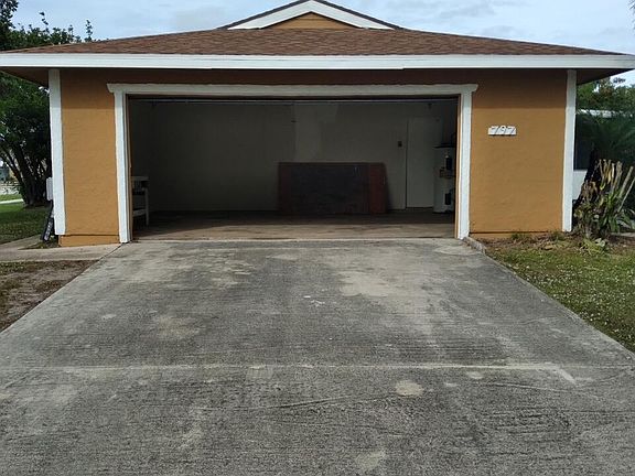 4th image of 797 NW Kilpatrick Avenue
