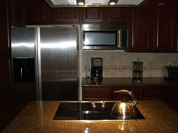 2nd image of 3176 N Greenleaf Cir
