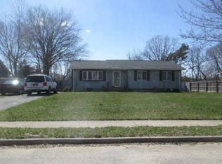 1366 N Clinton Ave, Bay Shore, NY 11706