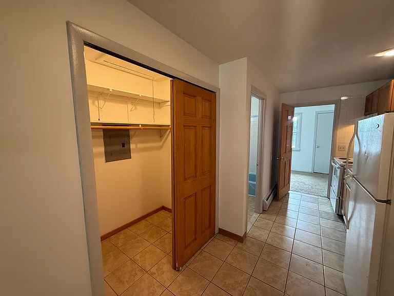 208 Main St — Photo 5