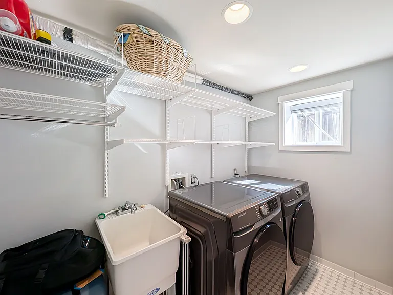 4030 38th Ave SW — Photo 36