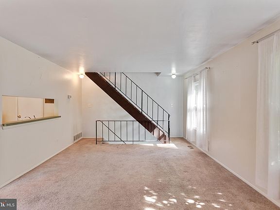 5th image of 3 Woodenbridge Ct #D