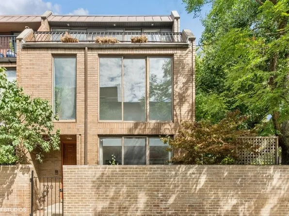 700 W Wrightwood Ave, Chicago, IL 60614