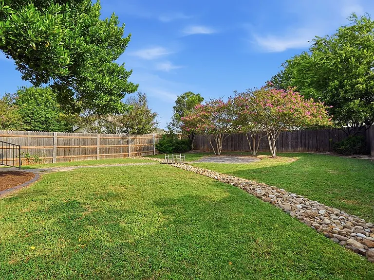 920 Coronation Way — Photo 24
