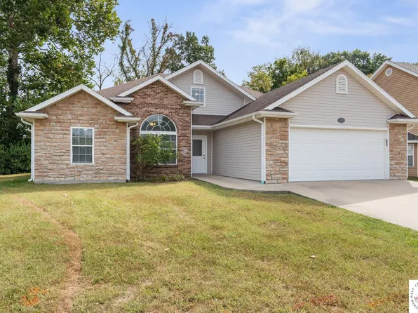 300 Searsport Dr, Columbia, MO 65201