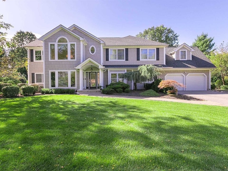 1st image of 25 Arrowood Dr