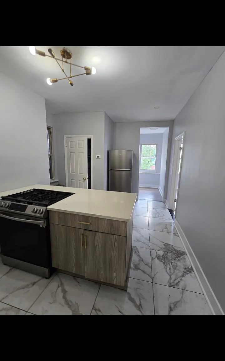 4 bed, $2,395 — Photo 1