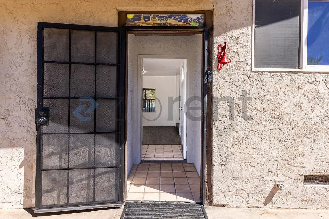 4 bed, 1600 sqft, $3,400 — Photo 3