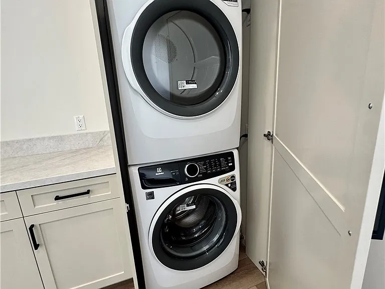 108 S Guadalupe Ave — Photo 19