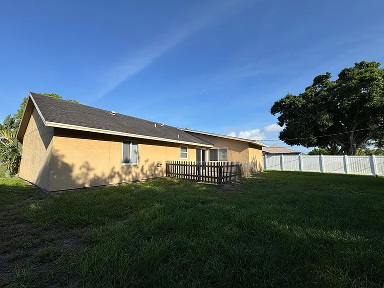 1841 SW McAllister Ln — Photo 11