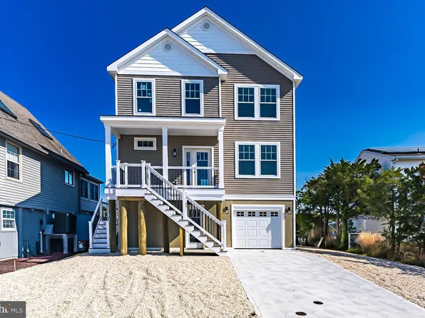 121 E Boat Dr, Tuckerton, NJ 08087