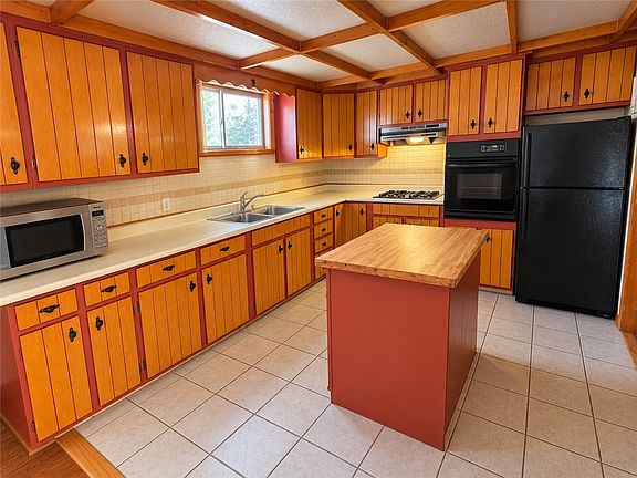 2nd image of 872 Birdsey Rd