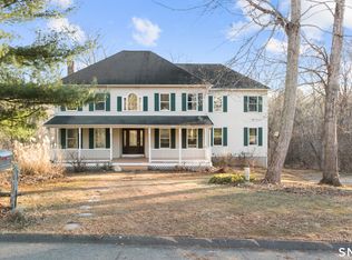2 Greenwood Lane, Guilford, CT 06437