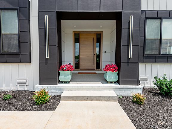 4th image of 5980 S Dollison Avenue