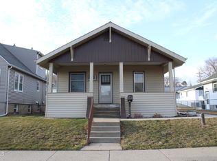 906 1st St NE, Mandan, ND 58554